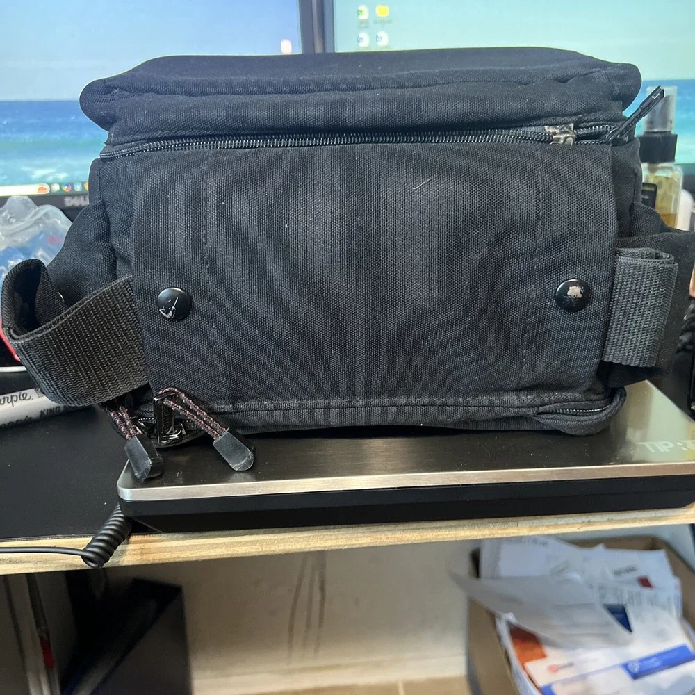 Tamrac Camera Bag Made In USA Black Shoulder‎ Strap And Dividers Pouch video
